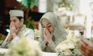 Nikah Jangan Nunggu Mapan. Karena Ridho Allah Atas Kemapananmu Dimulai Dari Nikahmu